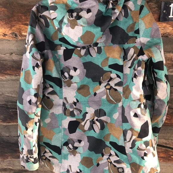 Women’s snowboard jacket - Picture 2 of 5